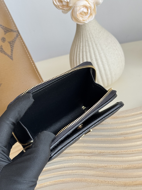 イヴサンローラン財布素材ディテール